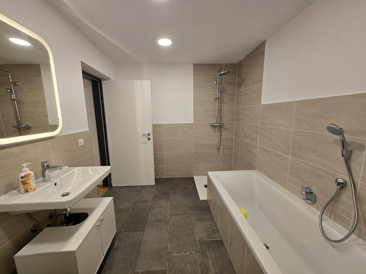 Aldrans With 3 Bedrooms * Innsbruck